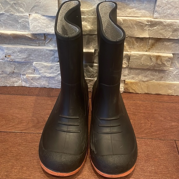 Rain boots - Picture 3 of 7